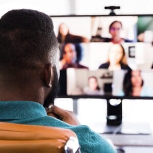 Formation en ligne Psychothérapie de groupe en ligne : Surmonter les limites virtuelles pour une présence connectée